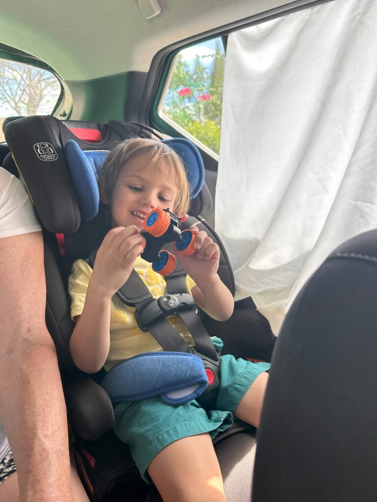 Child in car seat, Costa Rica