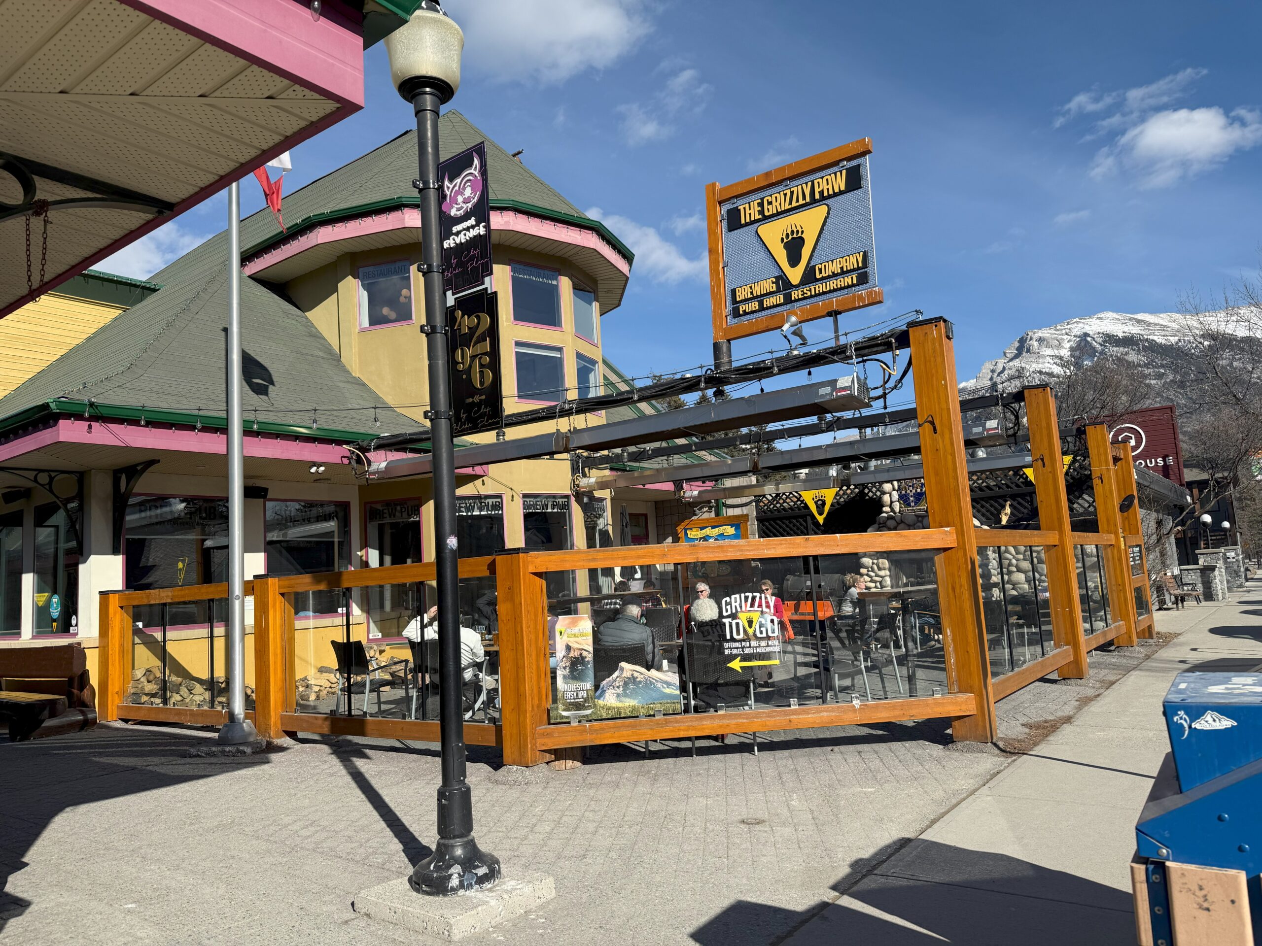 Grizzly Paw Brew Pub