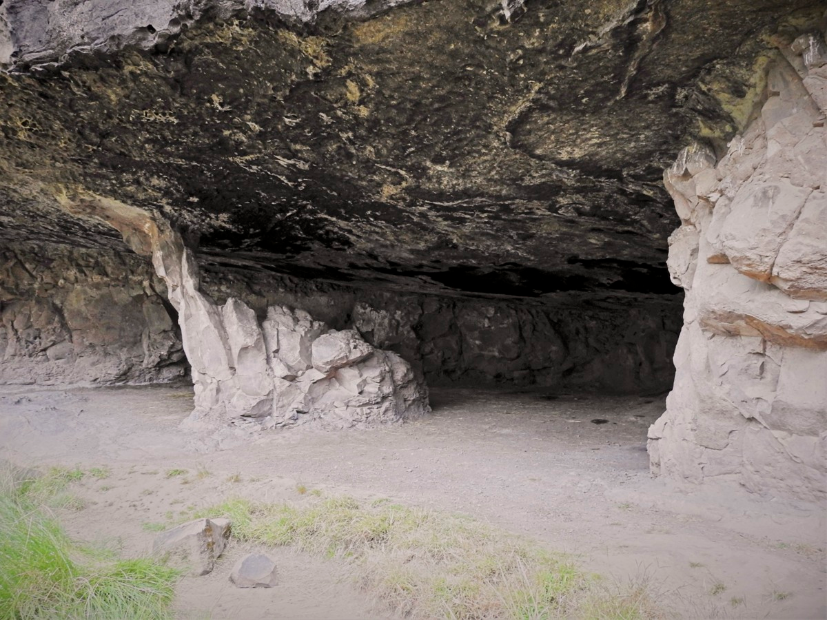 Pillar Cave - San Rock Art